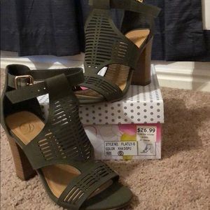 High heel sandals